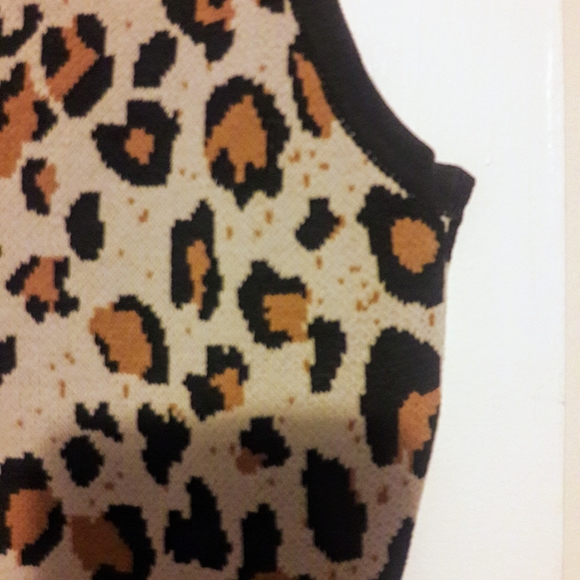 Calvin Klein Cheetah Dress size M Stretch Sweater - Picture 7 of 8
